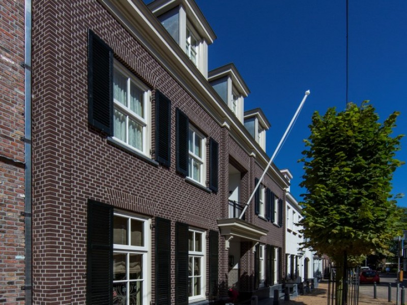 Woning in centrum gelegen met karakteristieke details