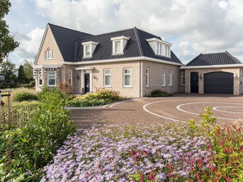 Klassieke woning met garage