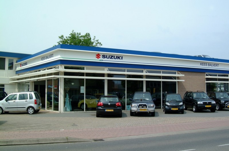 Uitbreiding werkplaats autoshowroom