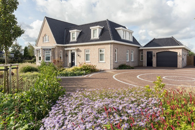 Klassieke woning met garage