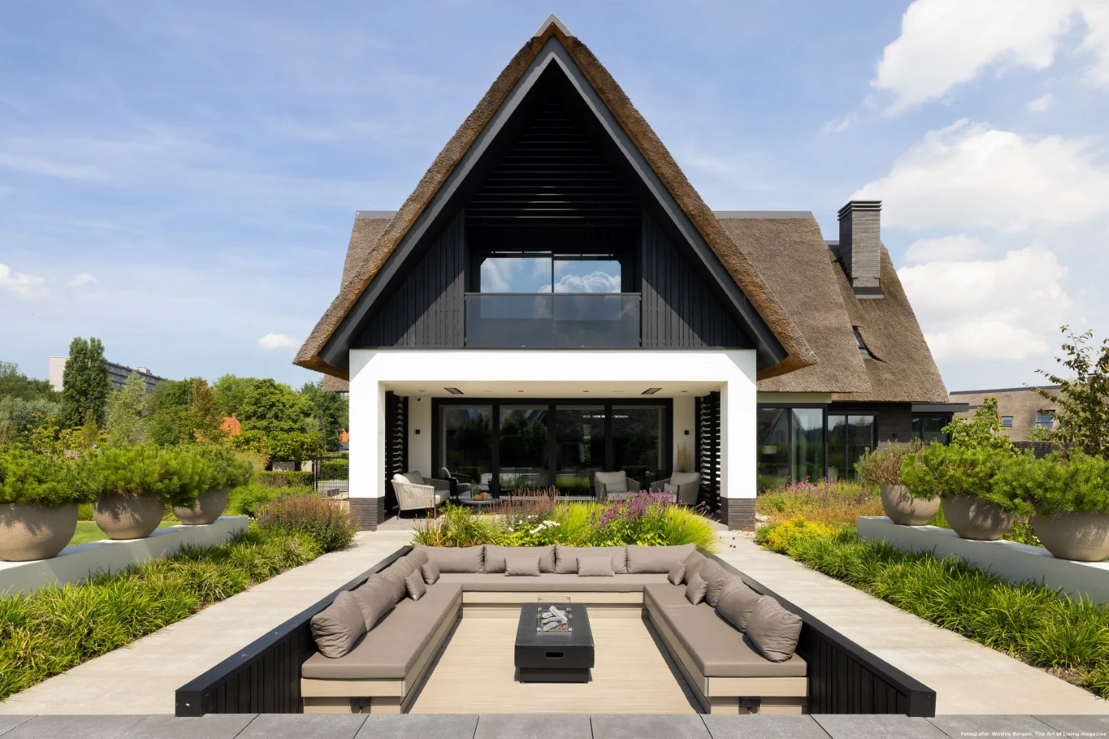 Vrijstaande villa met poolhouse