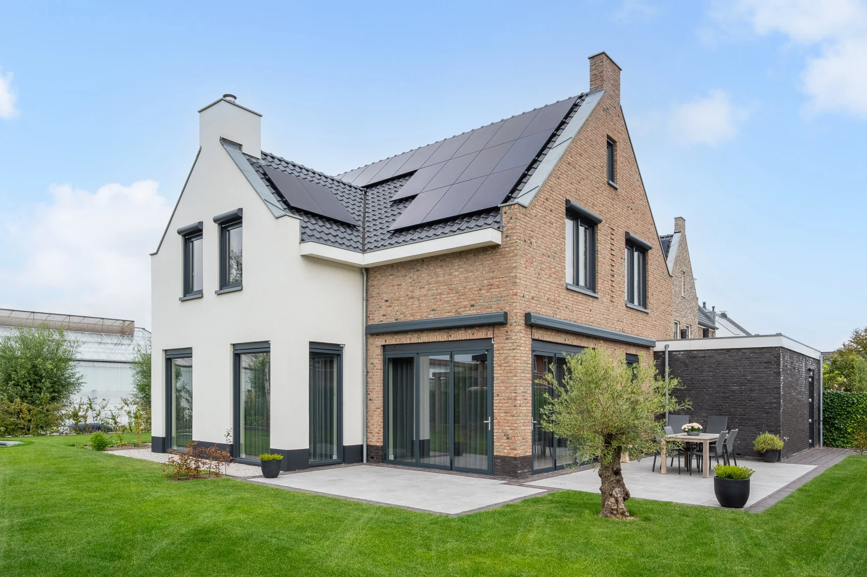Vrijstaande villa met garage