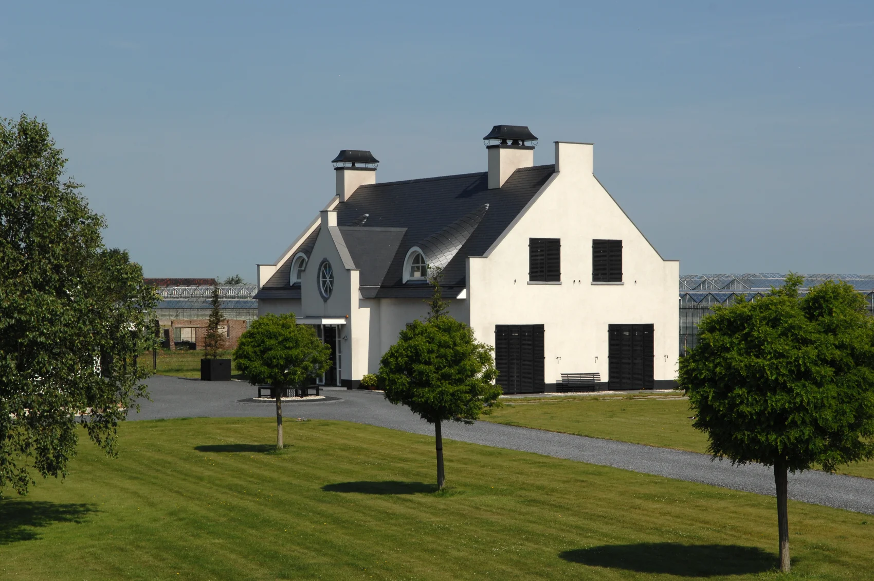 Stijlvolle villa met gestucte gevels en leien